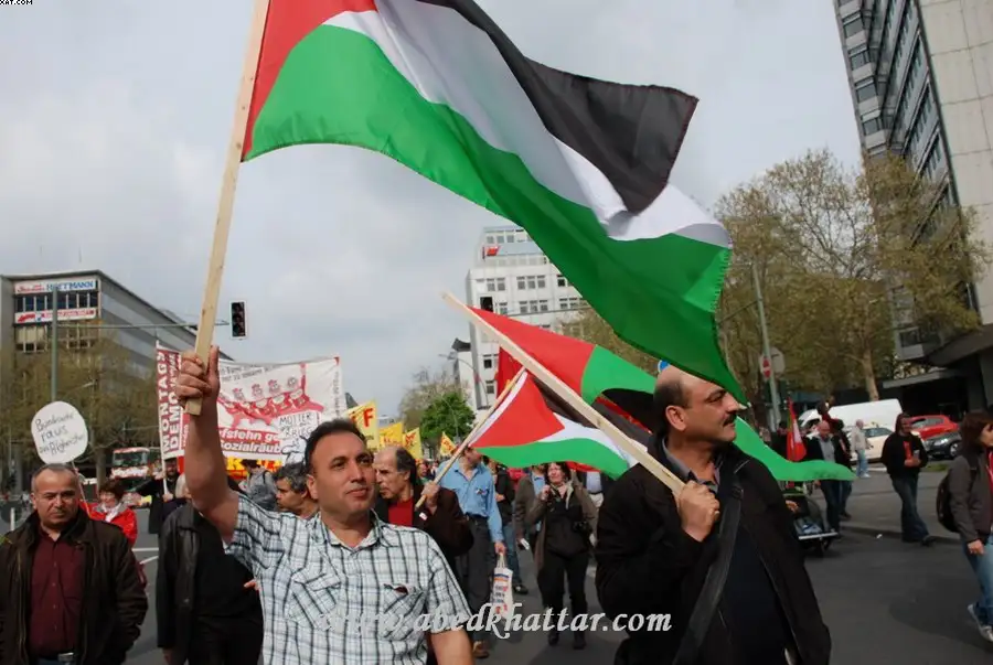 احتفالات ومظاهرات بمشاركة اعلام فلسطين في عيد العمال العالمي