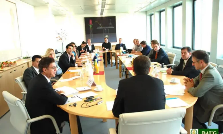 التحضير لإقامة معرض رجال الأعمال ومشاركة الجالية العربية المستقلة للعام 2012