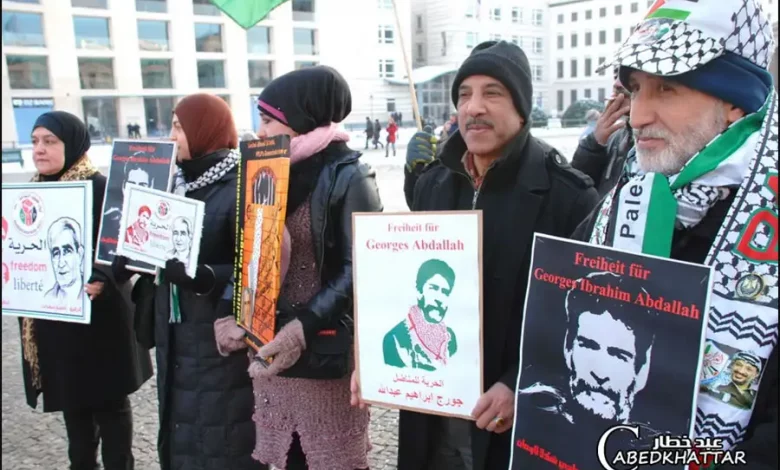 وقفة احتجاجية أمام السفارة الفرنسية تضامنا مع جورج إبراهيم عبد الله