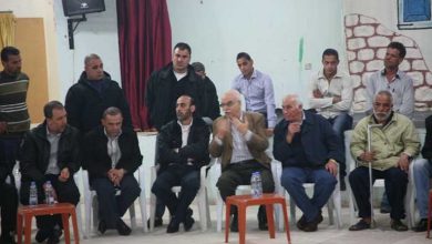 اجتماع الفصائل الفلسطينية واهالي الفقيد في مخيم برج الشمالي