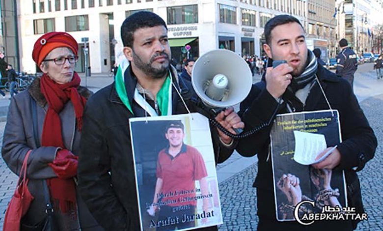 مؤسسات وجمعيات فلسطينية تنظم وقفات إحتجاجية دعما ً للأسرى الفلسطينيين في سجون الإحتلال