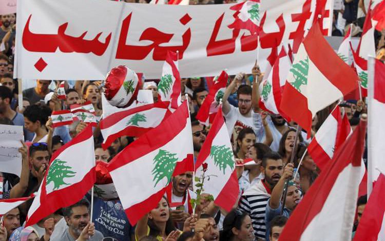 علامة تعجب حول ديمقراطية لبنان وقوانينه