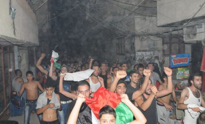 جماهير مخيم البداوي تحتفل بفوز محمد عساف ايدول العرب