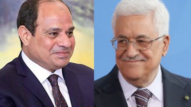 عباس يهاتف منصور والسيسي ويؤكد رفضه التدخل في الشؤون الداخلية لمصر
