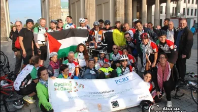 دراجون ناشطون فلسطينيون واجانب من أجل غزة في برلين