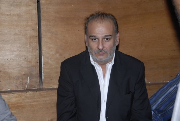 بعد 6 أيام من وفاة والدته .. جمال سليمان يفقد والده