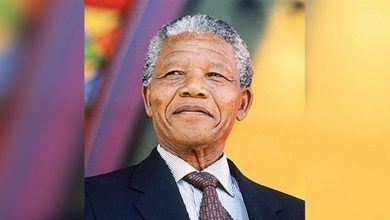وفاة نيلسون ما نديلا زعيم جنوب أفريقيا التاريخي عن عمر يناهز 95 عاماً