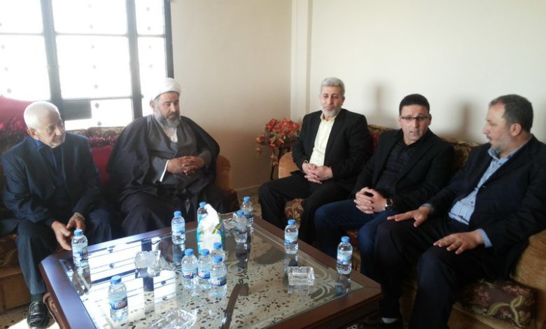 حماس والجهاد تقدم واجب العزاء للنقيب محمد عنيسي