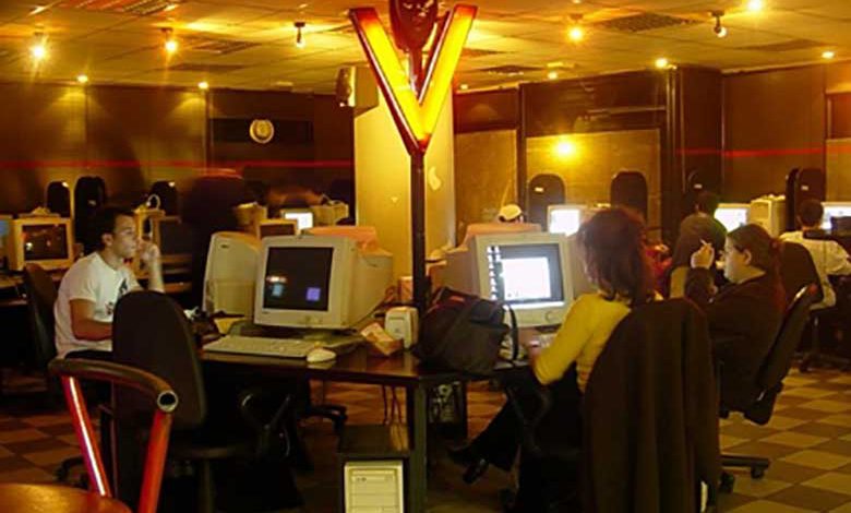 اقفال محلات الانترنت غير الشرعية في صيدا لتواصل الارهابيين عبرها