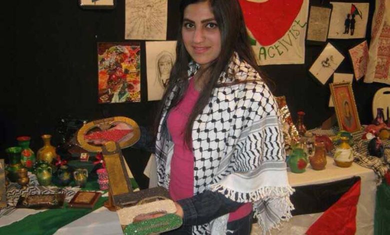 الفنانة ميرنا عيسى تزور المعرض الفني بعنوان التراث الوطني الفلسطيني في لبنان‏‎