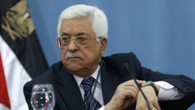 محمود عباس رئيس لأية دولة