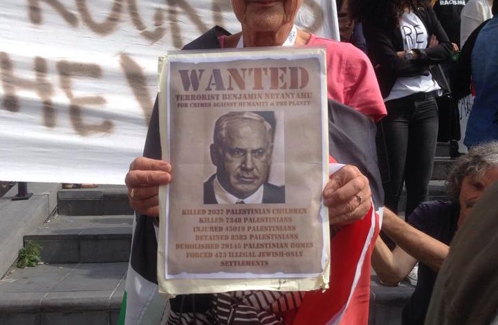 مسيرة حاشدة أمام محكمة العدل الدولية في لاهاي تندد بالعدوان الاسرائيلي