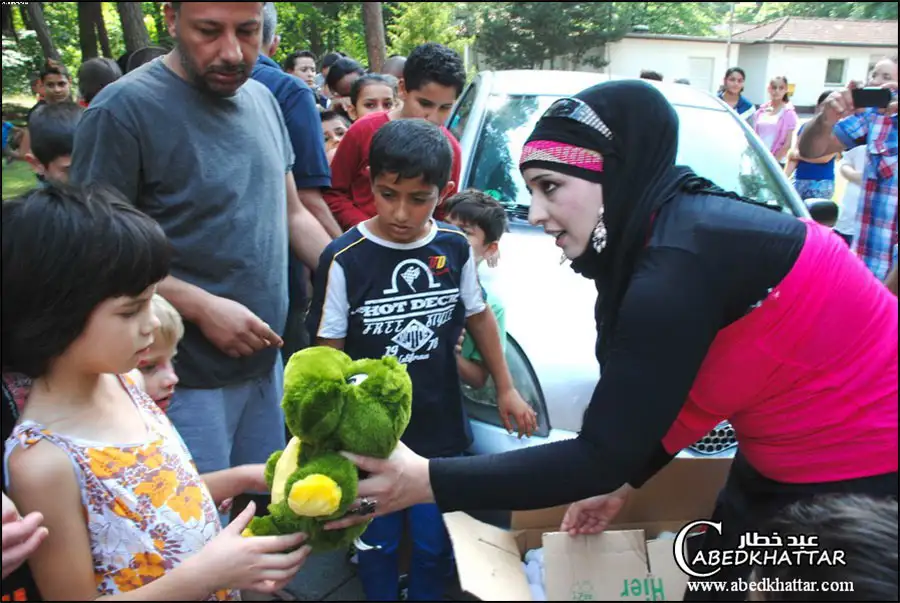 توزيع ألعاب وهدايا للأطفال بمناسبة عيد الفطر السعيد في برلين || 2014