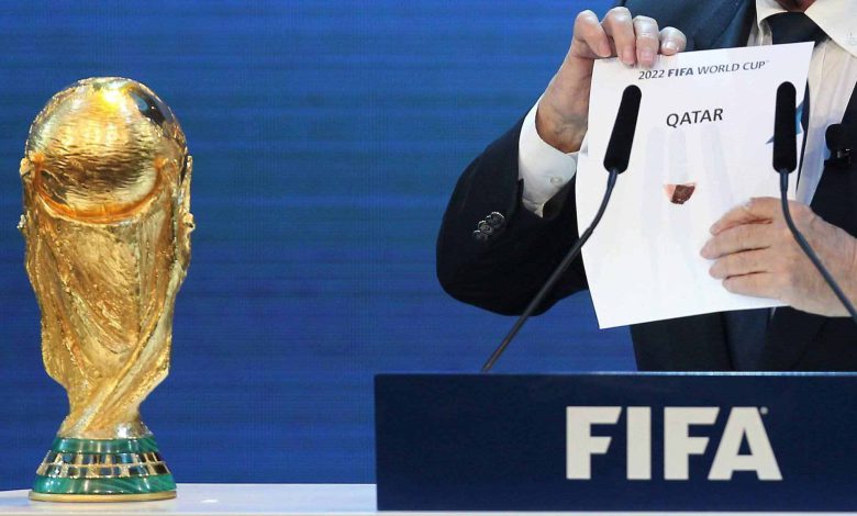فيفا تسحب تنظيم كأس العالم 2022 من قطر