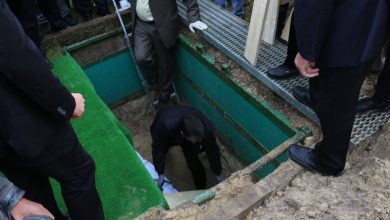 دفن على الطريقة الشرعية بدون تابوت في برلين في مقبرة الشبنداو