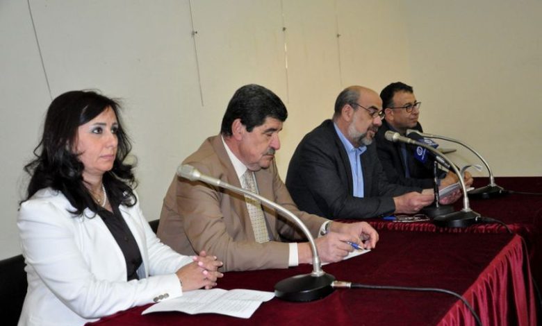 فايز رشيد وقع روايته || عائد إلى الحياة في الأونيسكو