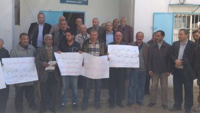 اعتصام امام مكتب مدير خدمات الانروا في مخيم البداوي
