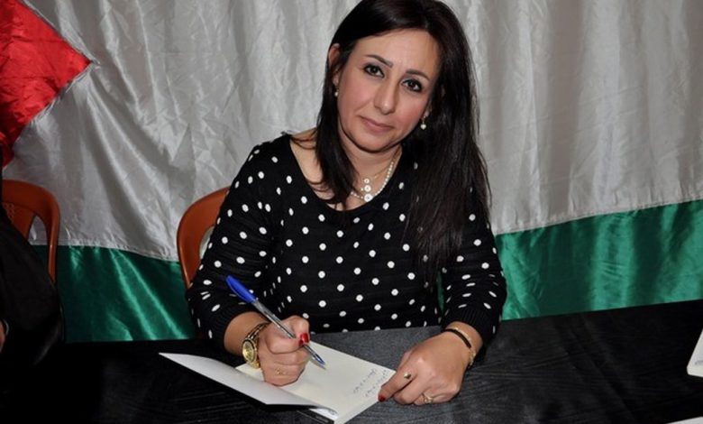 الشاعرة انتصار الدنان أحيت أمسية شعرية في مخيم عين الحلوة