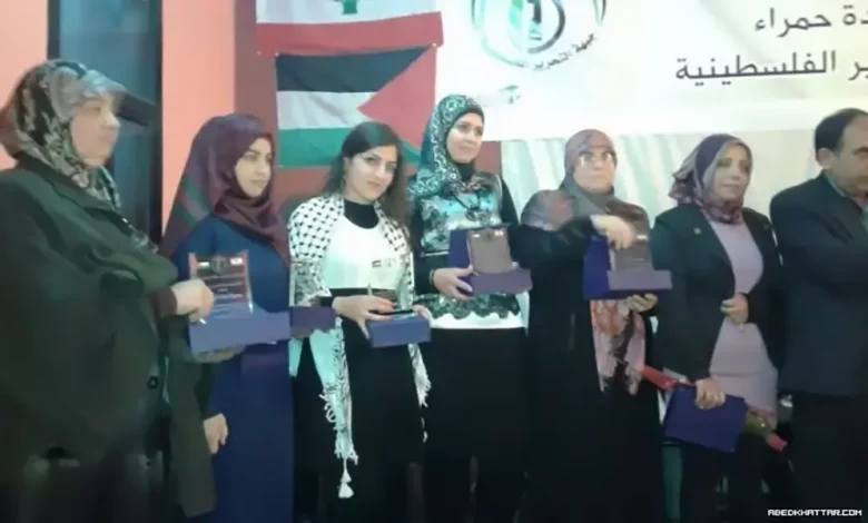 جبهة التحرير الفلسطينية تكرم الفنانة الفلسطينية ميرنا عيسى