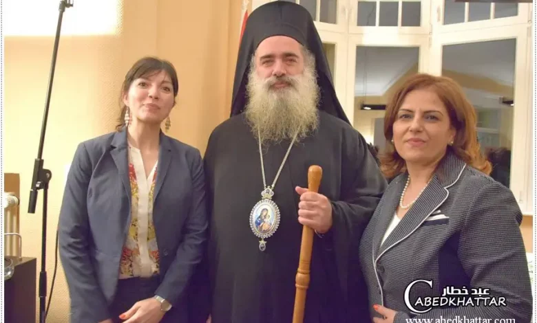 بدعوة من سفارة فلسطين اقيمت ندوة سياسية للاب المطران عطا الله حنا في برلين