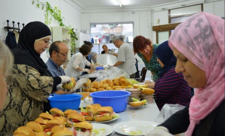 الجالية العربية الالمانية المستقلة تقدم مساعدات الى اللاجئين السوريين الجدد في برلين