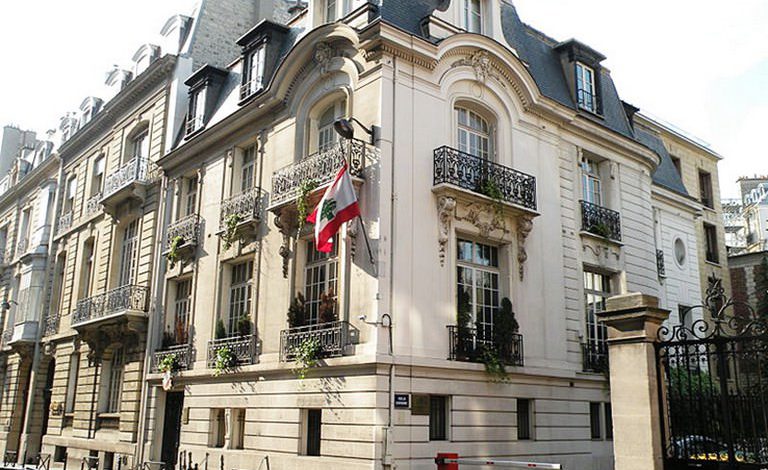 اجتماع للأحزاب والجمعيات اللبنانية في مقر السفارة في باريس تنديدا بالهجمات الإرهابية