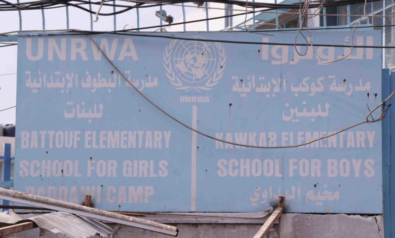 بعد إصابة تلميذ.. إغلاق مدرستين في مخيم البداوي