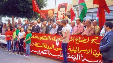 إعتصام للديمقراطية في ذكرى الانتفاضتين ودعما للاسرى في سجون الاحتلال