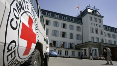 الصليب الأحمر يرفع حالة التأهب في اليوم الأول لإضراب اللأسرى