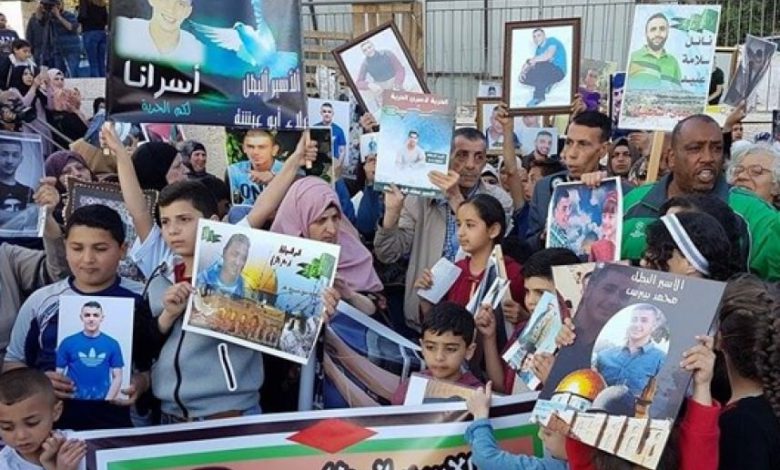 جزائريون يضربون عن الطعام تضامناً مع الأسرى الفلسطينيين