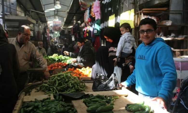 تجار سوق الخضار في عين الحلوة : لا إضراب الإثنين القادم