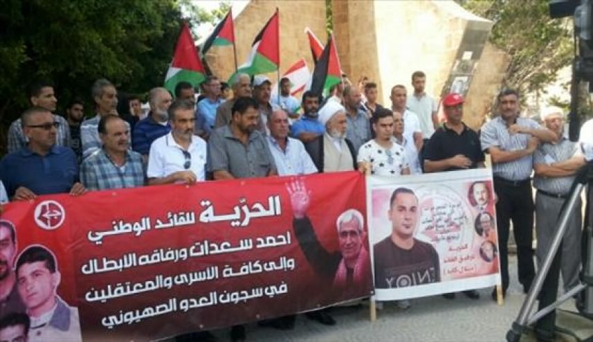 الفصائل الفلسطينية والأحزاب اللبنانية تواصل وقفاتها الداعمة للأسرى