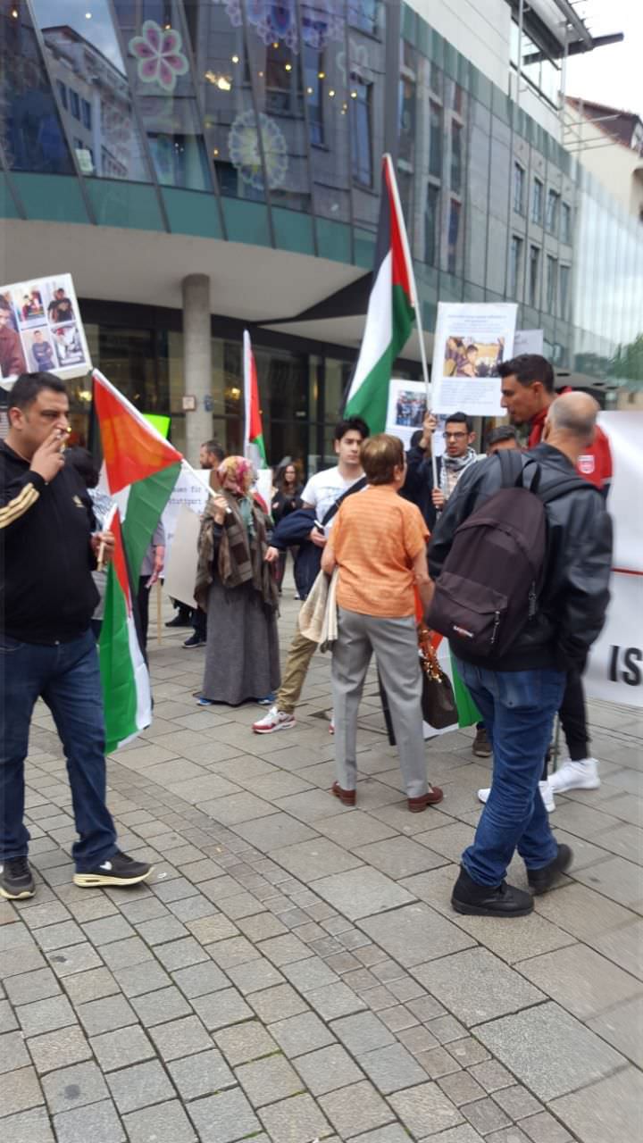 مظاهره تضامنية مع الاسرى الفلسطينيين في مدينة شتوتغارت الألمانية