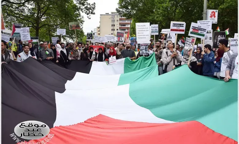 احياء يوم القدس العالمي في برلين مقابل مظاهرة تأييد لإسرائيل
