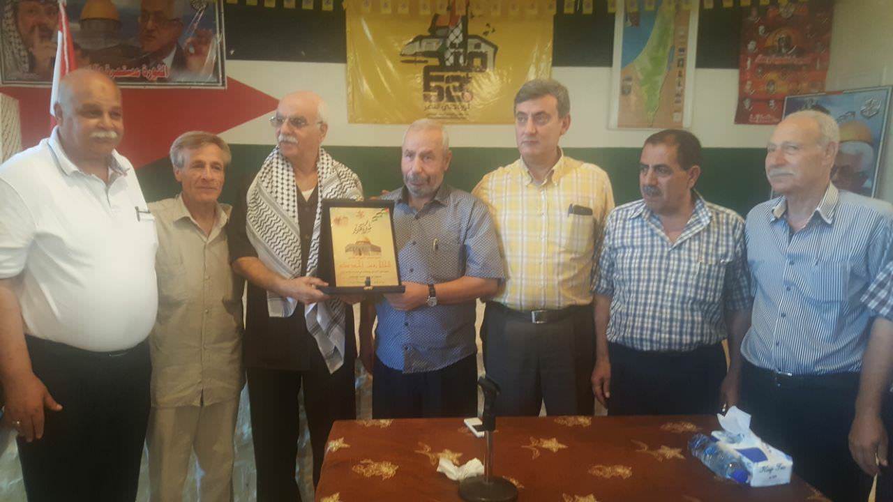 حركة فتح تكرم الحاج رفعت في مخيم البداوي