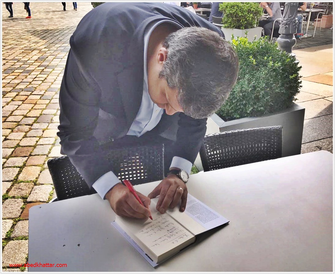 رائد صالح زعيم الكتلة البرلمانية لحزب الاسبيديٍ في برلين  يقدم كتابه الجديد قواعد البيت