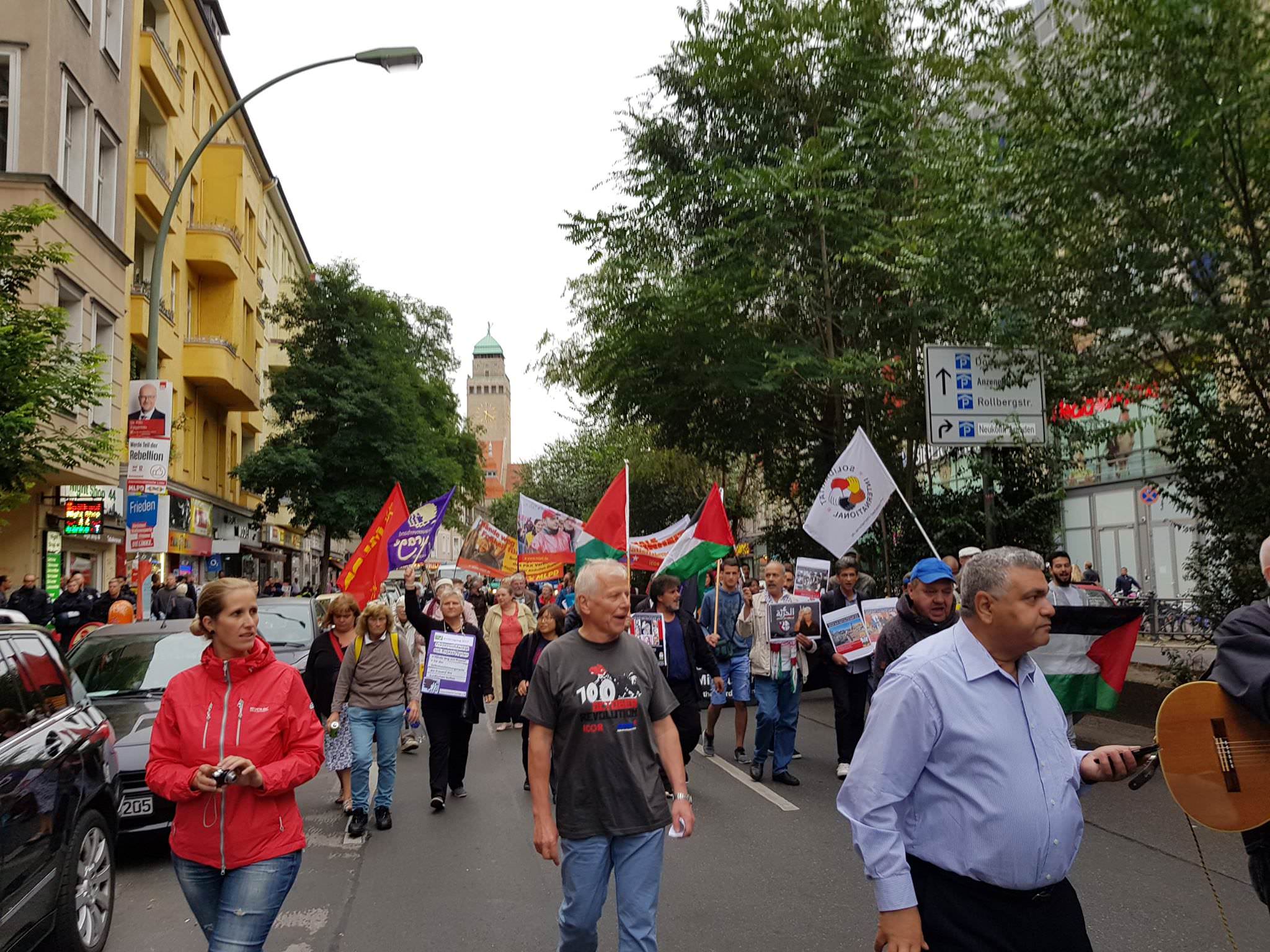 لجان فلسطين الديمقراطية وأنصار الجبهة الشعبية تشارك في مسيرة حاشدة بمناسبة يوم السلام العالمي ومناهضة الحروب في برلين