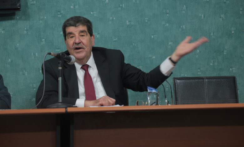 ما كتبته المبدعة عزيزة علي في الغد عن زمن الكبار