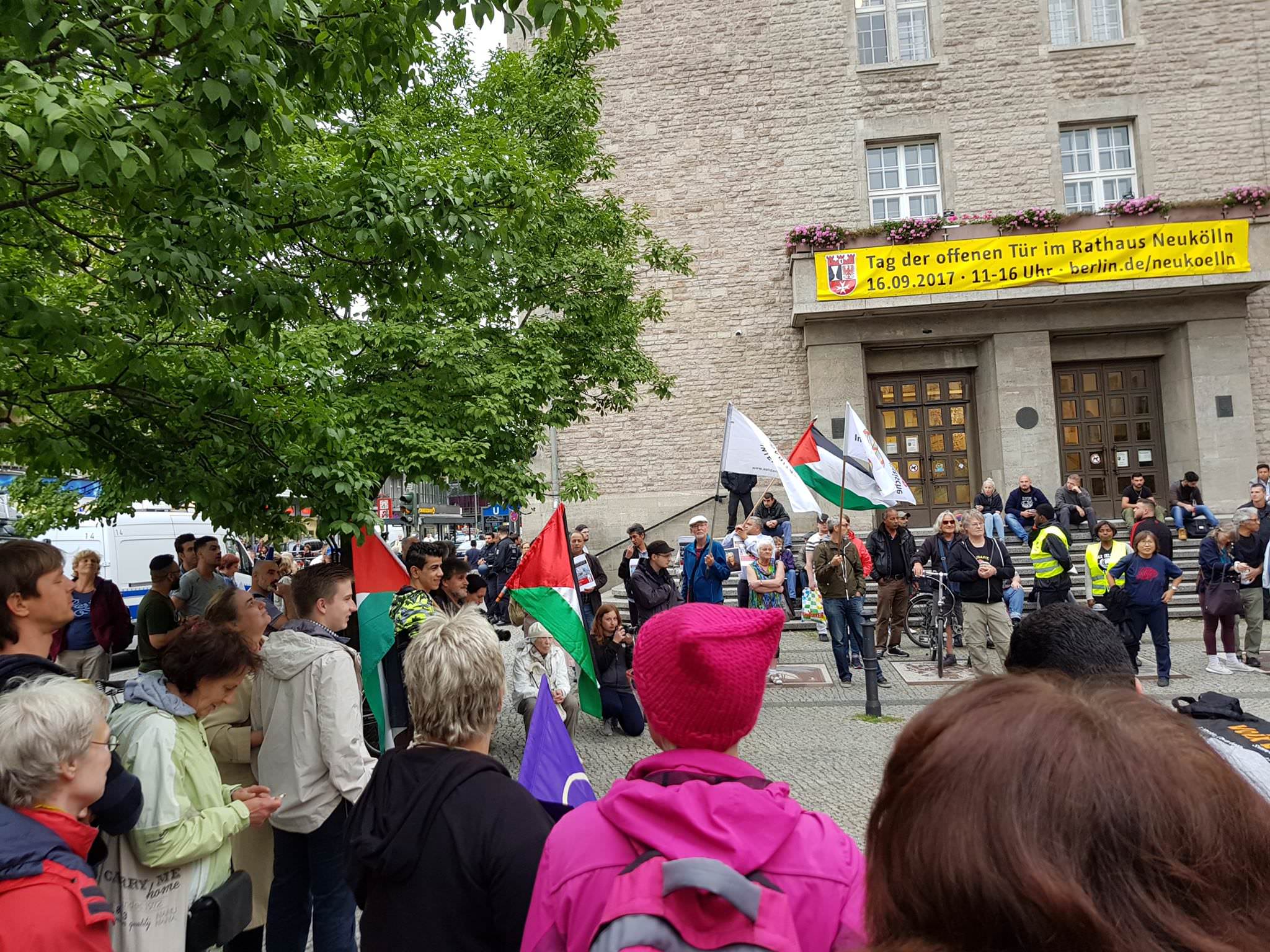 لجان فلسطين الديمقراطية وأنصار الجبهة الشعبية تشارك في مسيرة حاشدة بمناسبة يوم السلام العالمي ومناهضة الحروب في برلين