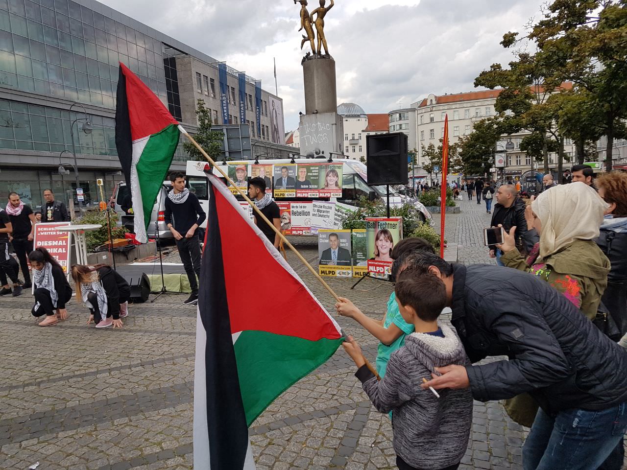 لجان فلسطين الديمقراطية تقوم بحملة دعم للمرشح الفلسطيني المهندس شاكر عراقي والإعلامي العربي محمد طويل في برلين