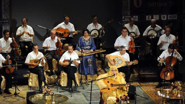 فرقة موسيقية أندلسية من الجزائر (الجزيرة)