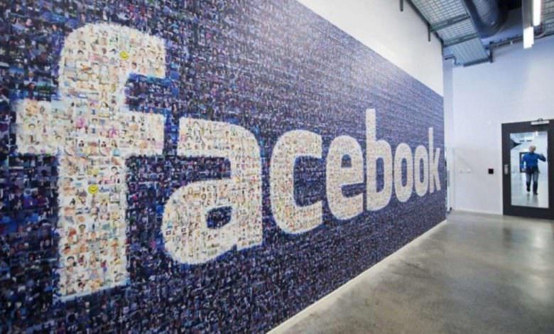 فيسبوك تبرّئ نفسها من التجسس عبر الميكروفونات