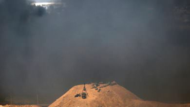 الاحتلال يزعم إحباط محاولات تنفيذ عمليات تحت ستار الدخان شرق غزة