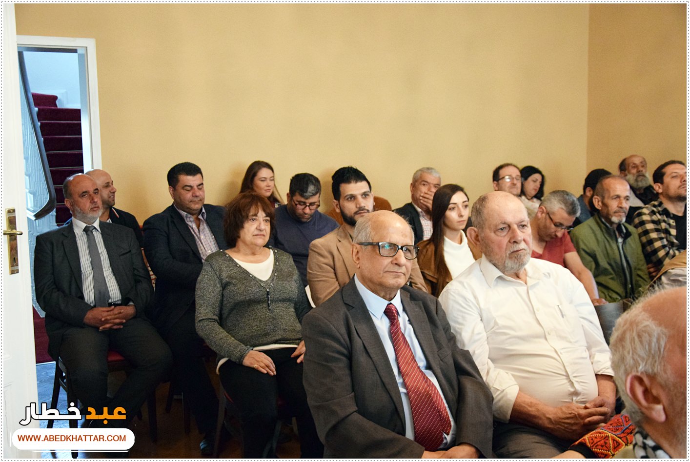 السيد الرئيس محمود عباس يمنح الشاعر والفنان العراقي مؤيد الراوي وسام الثقافة والعلوم والفنون