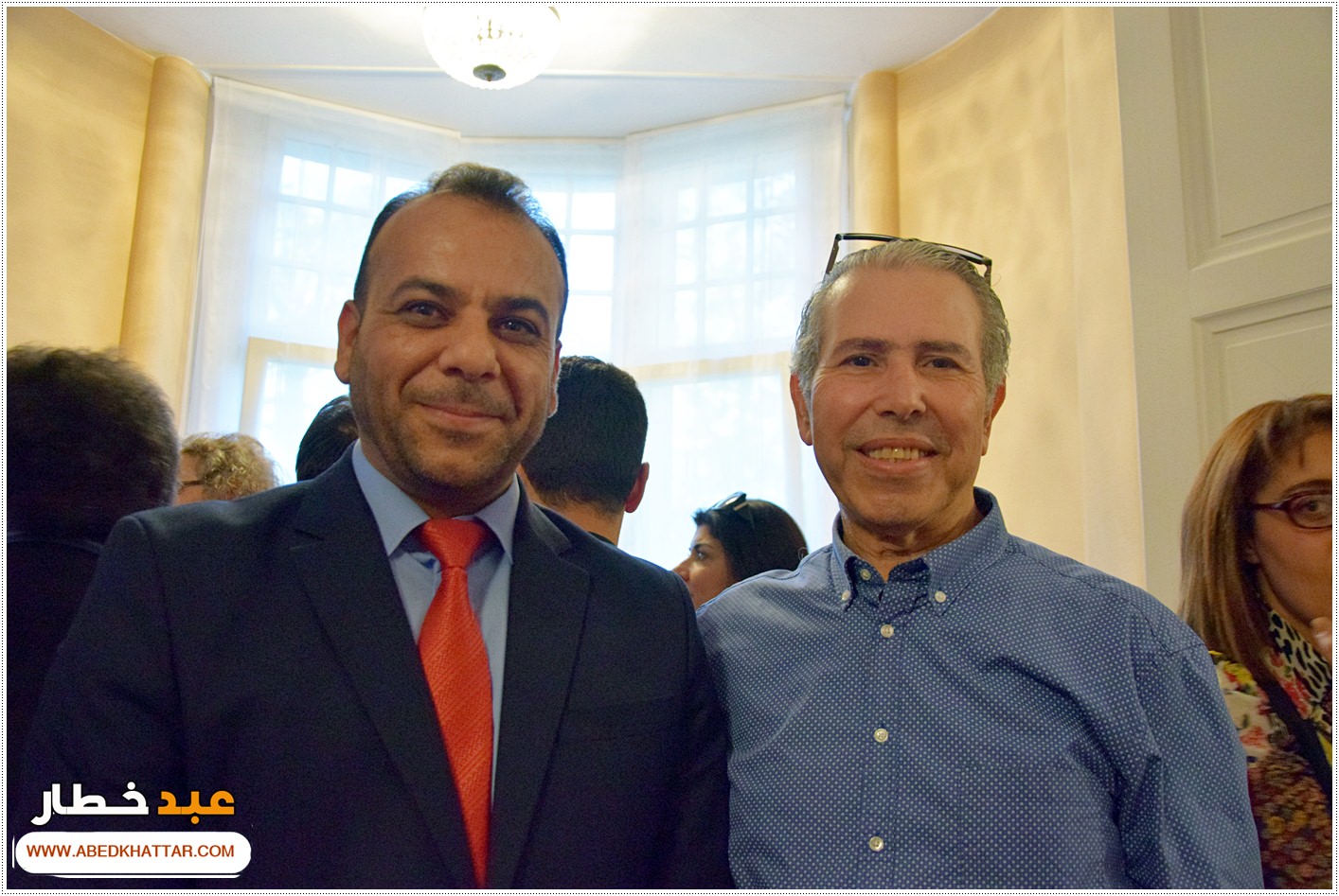 السيد الرئيس محمود عباس يمنح الشاعر والفنان العراقي مؤيد الراوي وسام الثقافة والعلوم والفنون