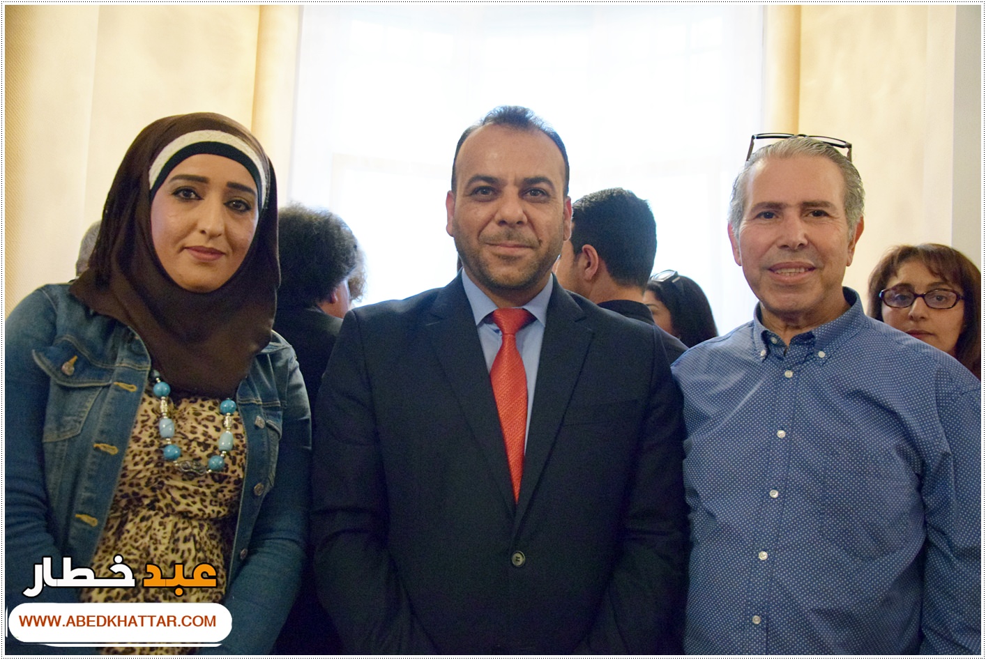 السيد الرئيس محمود عباس يمنح الشاعر والفنان العراقي مؤيد الراوي وسام الثقافة والعلوم والفنون