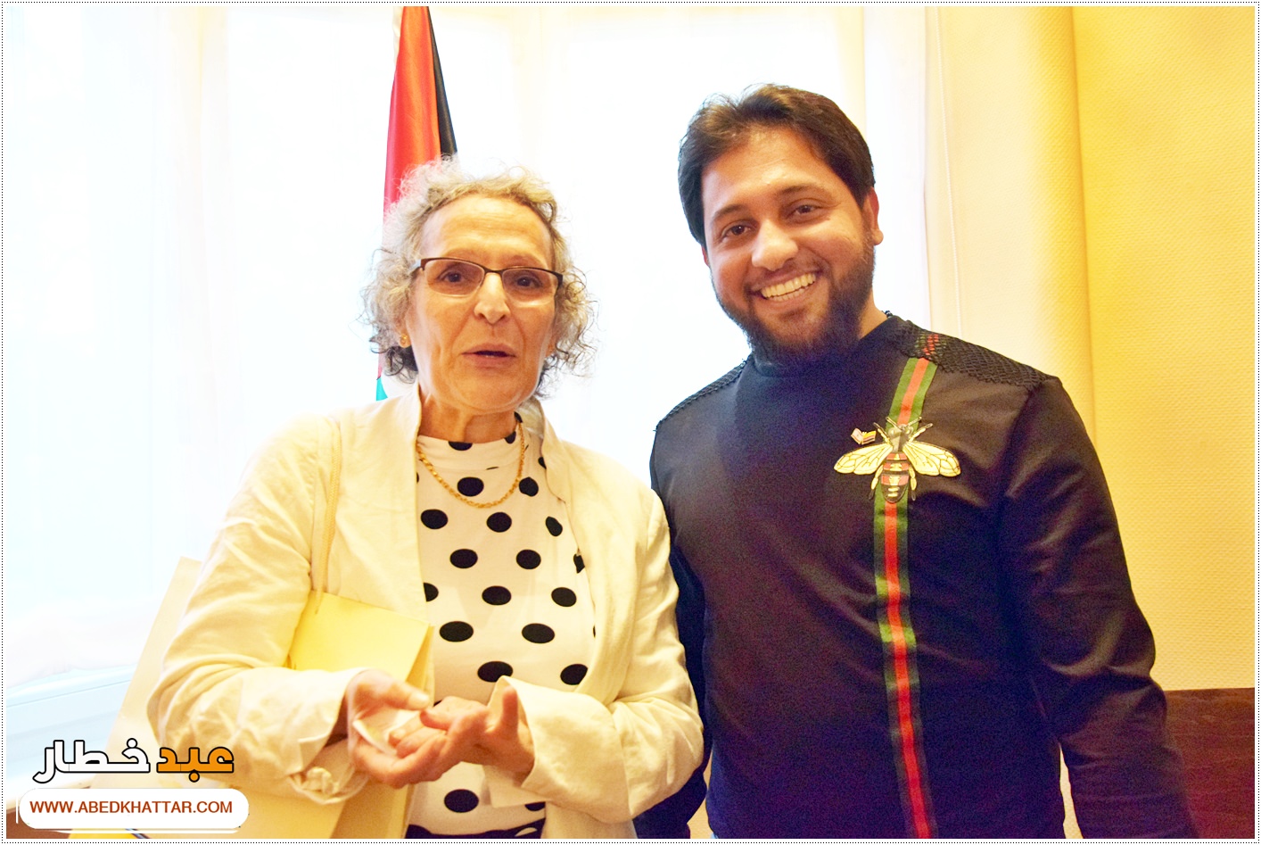 السيد الرئيس محمود عباس يمنح الشاعر والفنان العراقي مؤيد الراوي وسام الثقافة والعلوم والفنون