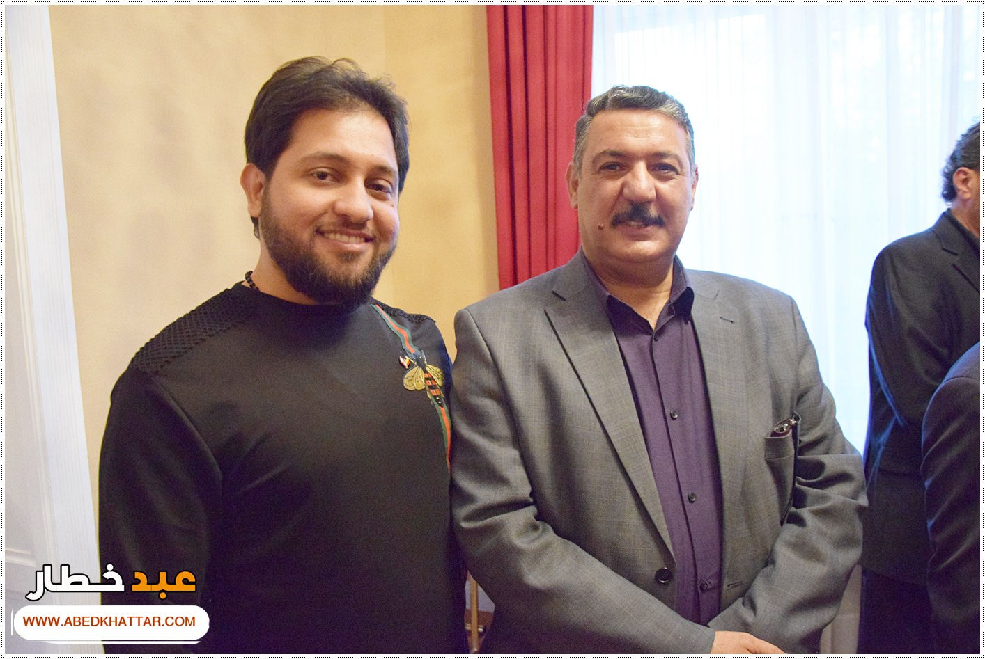 السيد الرئيس محمود عباس يمنح الشاعر والفنان العراقي مؤيد الراوي وسام الثقافة والعلوم والفنون