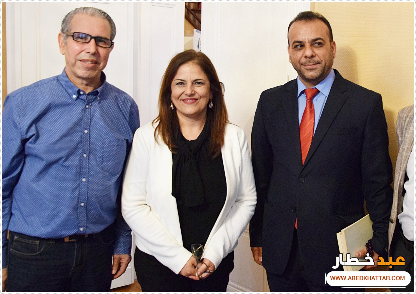 السيد الرئيس محمود عباس يمنح الشاعر والفنان العراقي مؤيد الراوي وسام الثقافة والعلوم والفنون