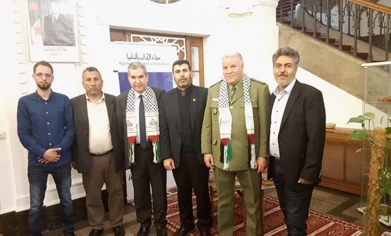 وفد من التّجمّع الفلسطيني في المانيا يقدم واجب العزاء في السّفارة الجزائريّة